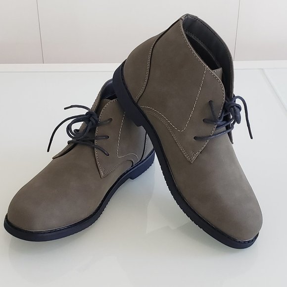 Brand New Crown & Ivy Kids Chuck Boots Size 4 - Picture 2 of 10